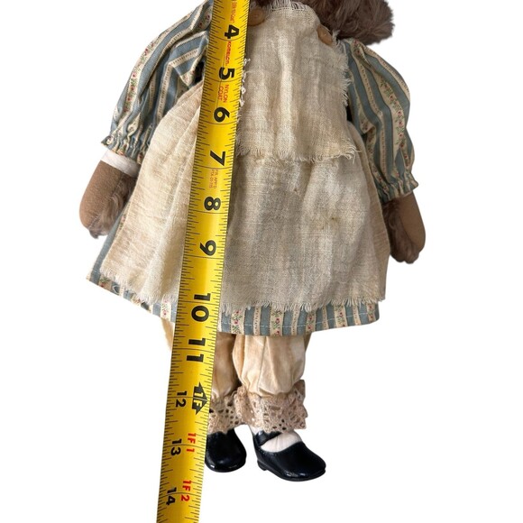 Dee Thorpe Handmade Bear Plush in Apron Filk Country Cottage Core Artist Signed - Picture 2 of 12